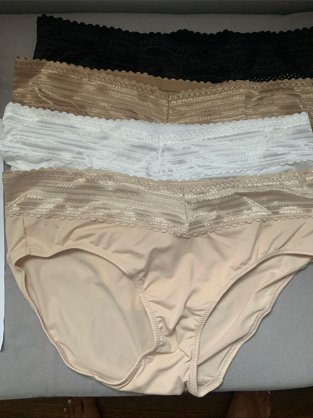 🆕- Warner's Lace-Trim Bikini Panties - Black, White, Taupe, Nude